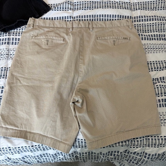Michael Kors Tan Flat Front Men Shorts MSRP $35 - Picture 3 of 5